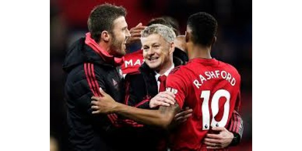 Solskjær quer apresentar Haland